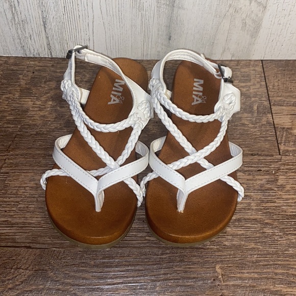 MIA girl white sandals size 12 - Picture 1 of 9